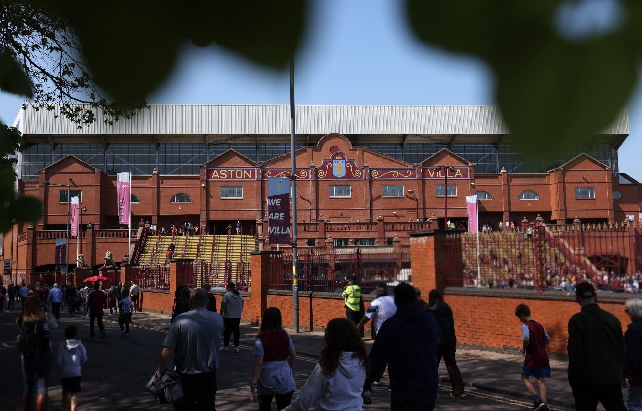 Architectural design and features of the Villa Park stadium