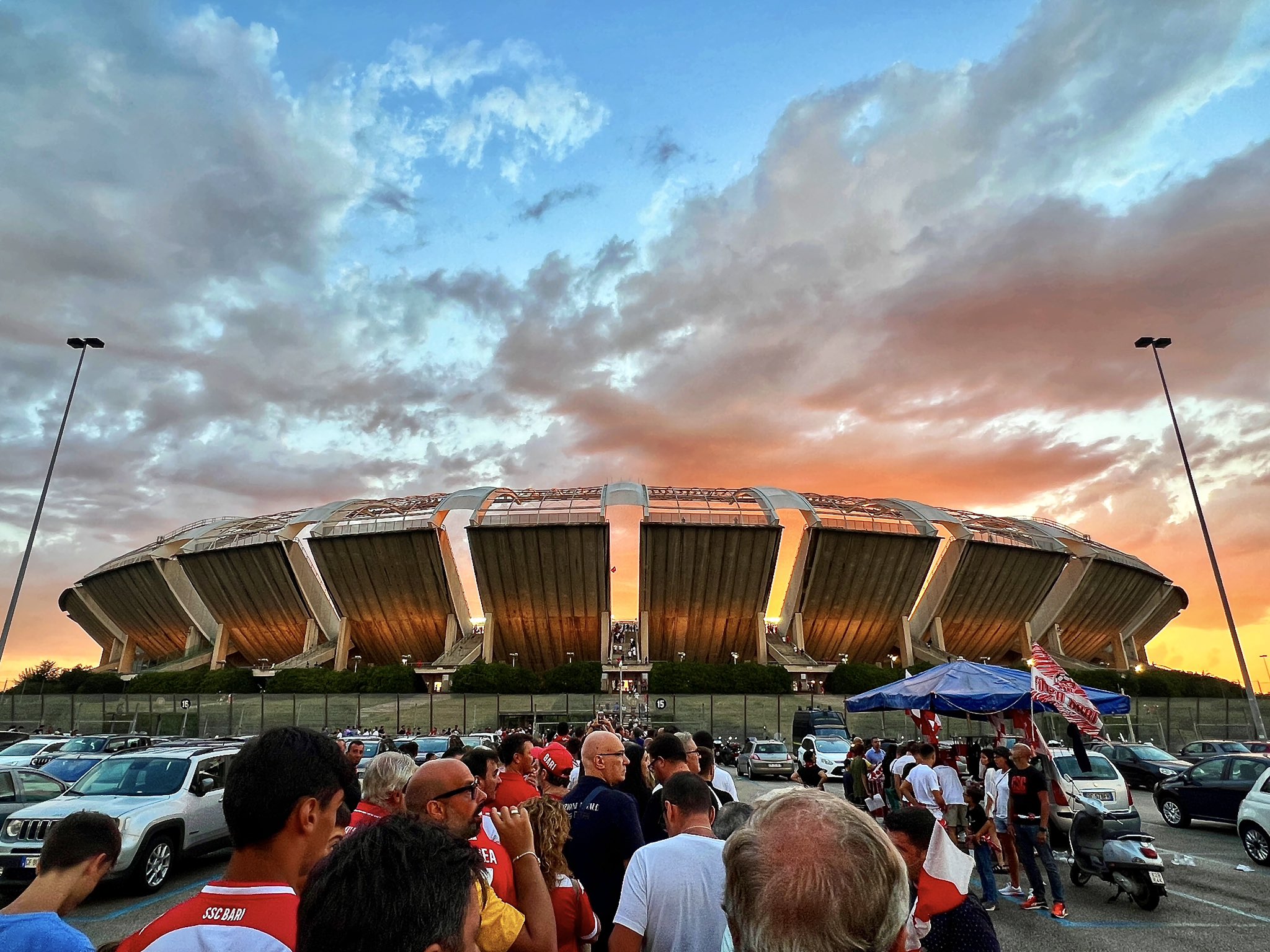 Capacity and Facilities of San Nicola Stadium